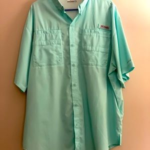 Green Columbia button down shirt. Size XL